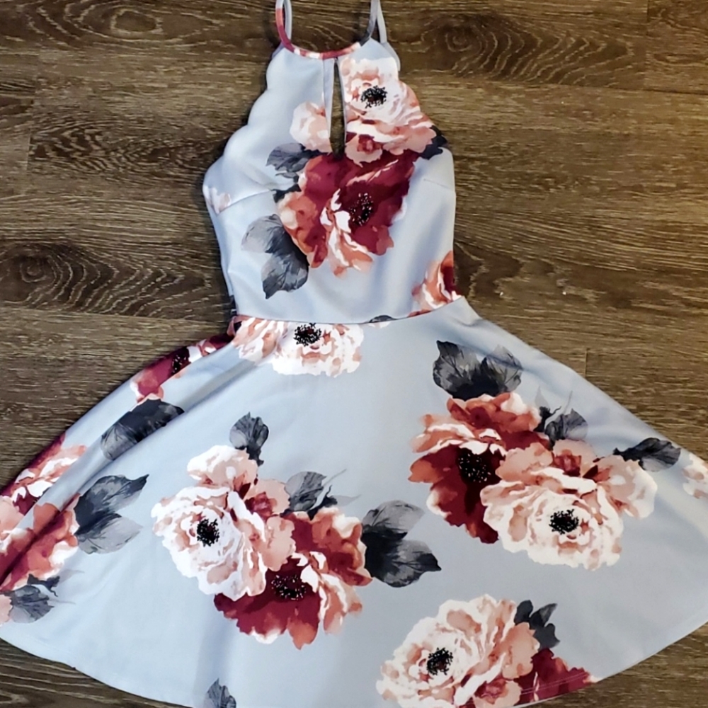 Floral Dress 🌺